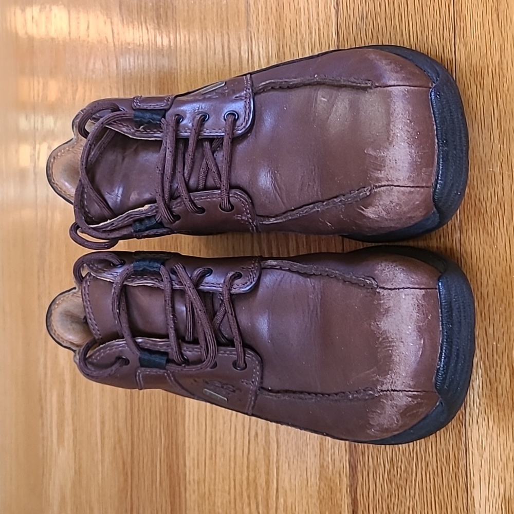 Used Men UGG boots, Brown, Size 7 1/2